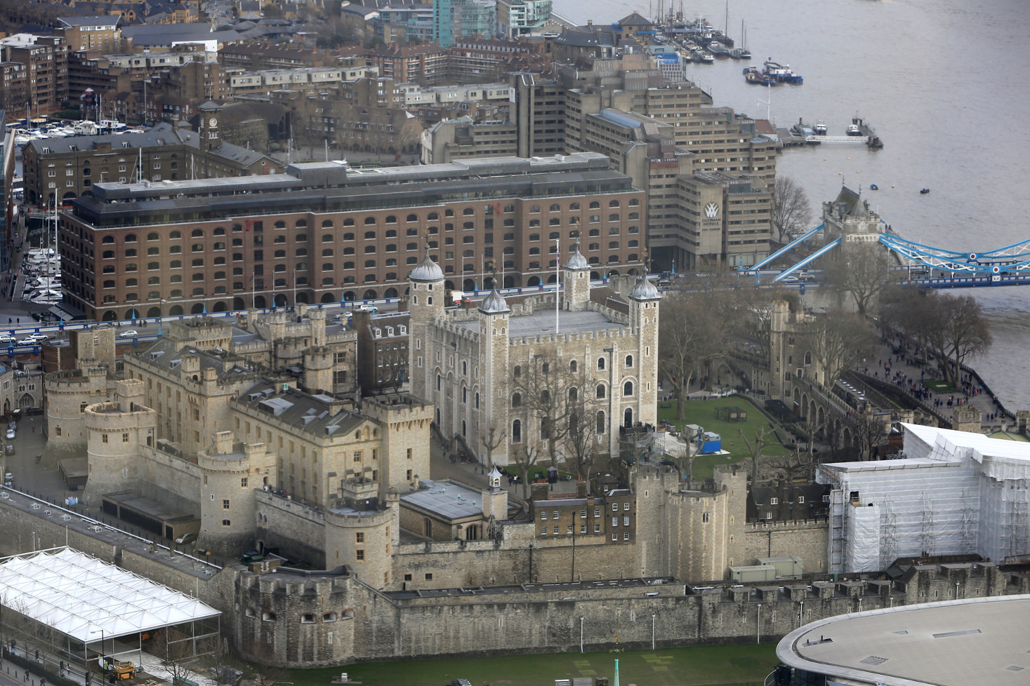 The Tower of London: medieval history in the modern city. Image by Eugene Regis / CC BY 2.0
