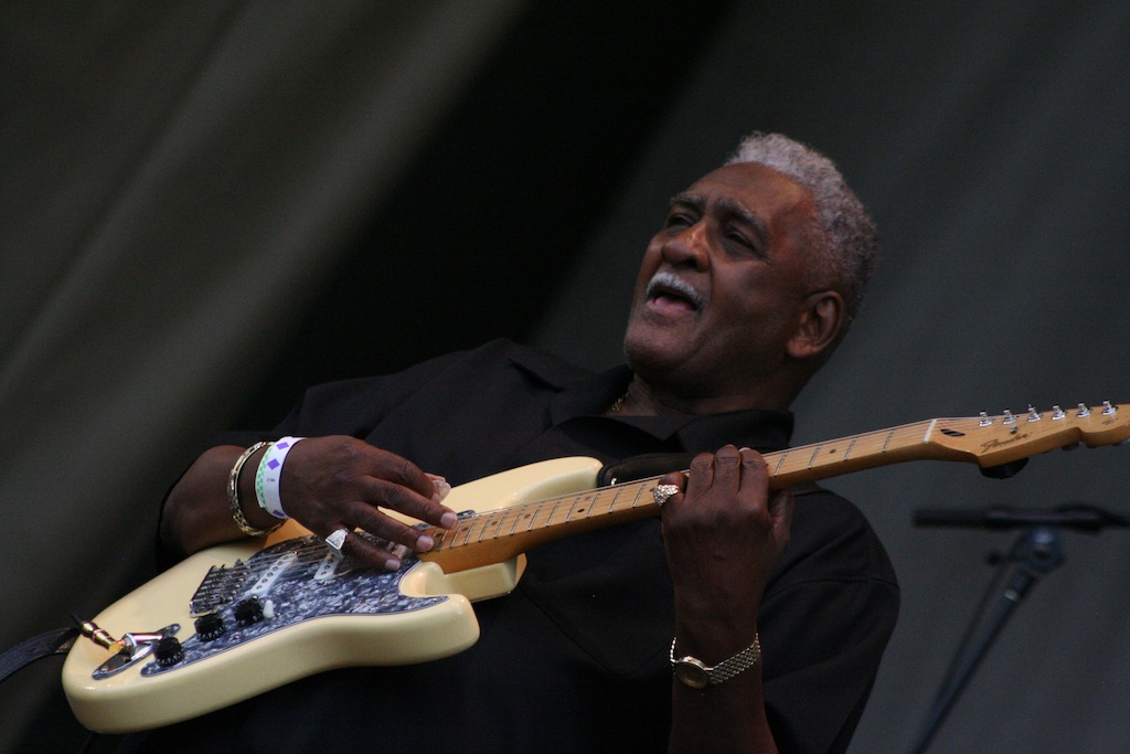 Taking it electric at the Chicago Blues Festival. Image by gingerbydesign / CC BY 2.0