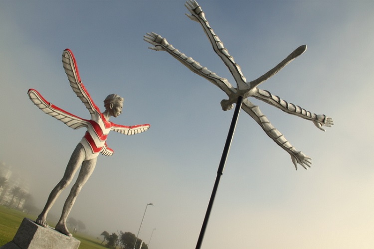 Sea Point promenade dragonfly art, by André-Pierre du Plessis. CC BY 2.0