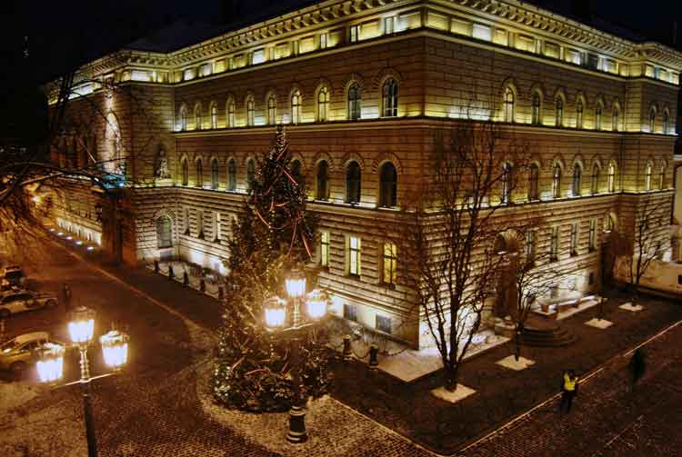 Christmas tree in Riga. Image by Saeima. CC BY 2.0.