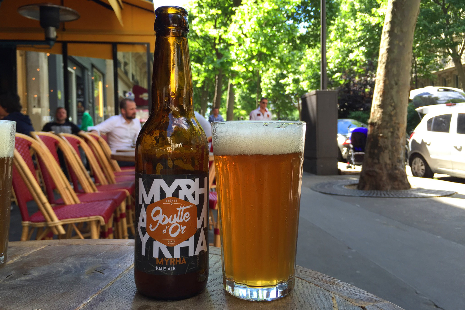 Paris brewery La Goutte d'Or's Myrha pale ale, hoppy goodness for a sunny terrace. Image by Megan Eaves / Lonely Planet