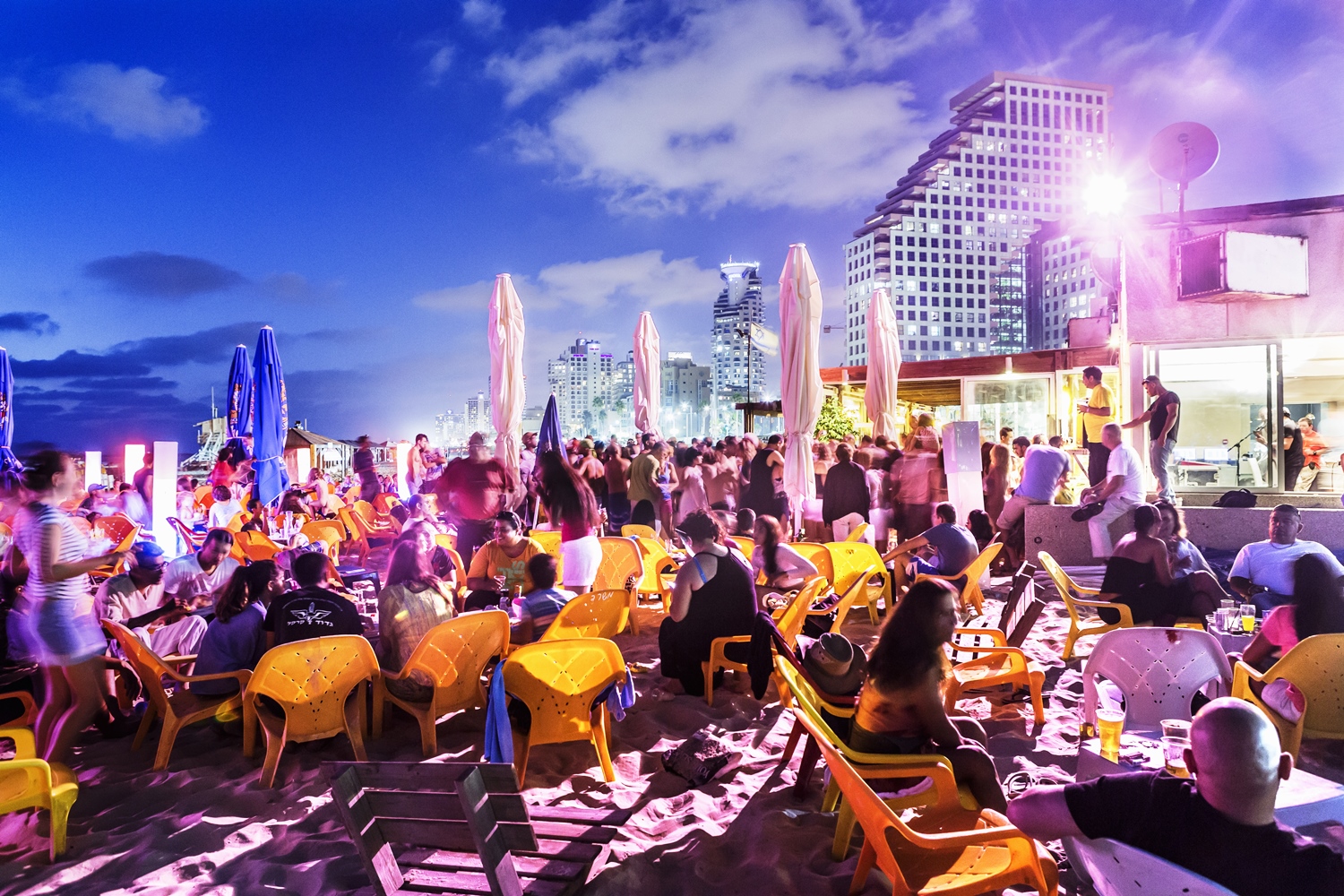 A Friday night party on Tel Aviv's Jerusalem Beach