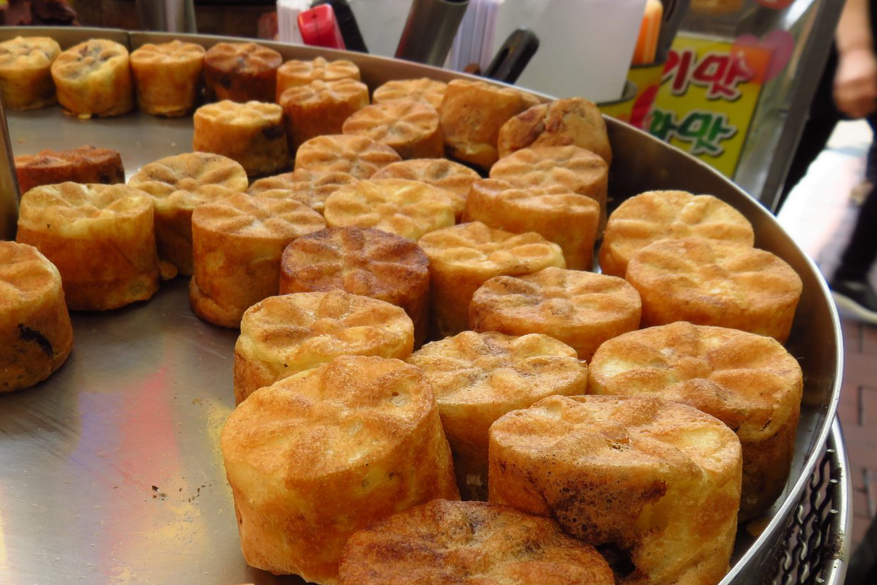 Shaped like a lotus: gukhwappang pastries. Image by Phillip Tang / Lonely Planet