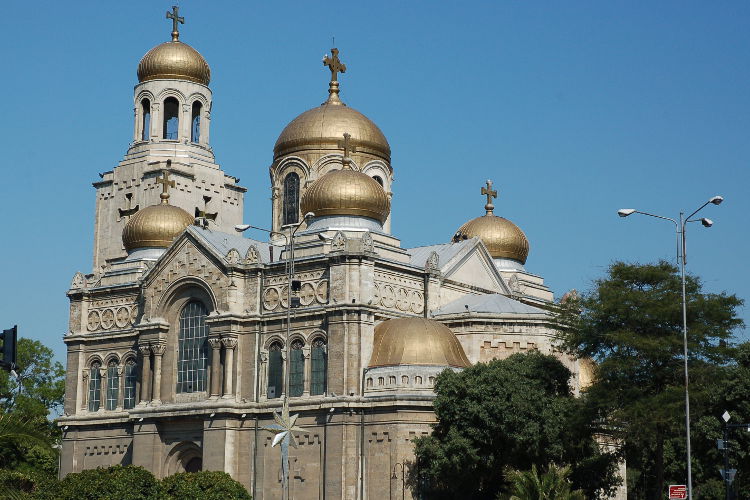 Varna is the base for visiting Chateau Euxinograd. Image by Vladislav Bezrukov / CC BY 2.0