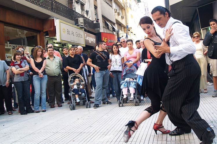 It takes two to tango. Obviously. Image by René Mayorga / CC BY 2.0.