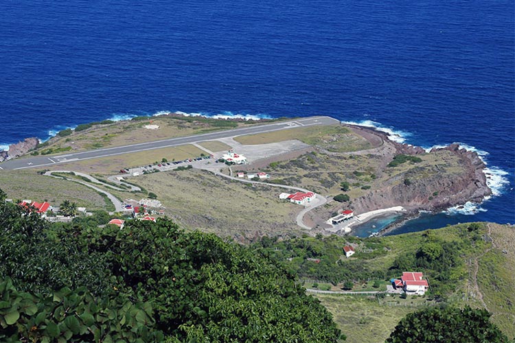 Saba Airport: not the best place for a brake failure. Image from Wikimedia Commons