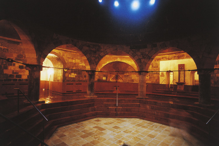 Pool in 16th-century Rudas Baths. Image by De Agostini / C Sappa / Getty Images