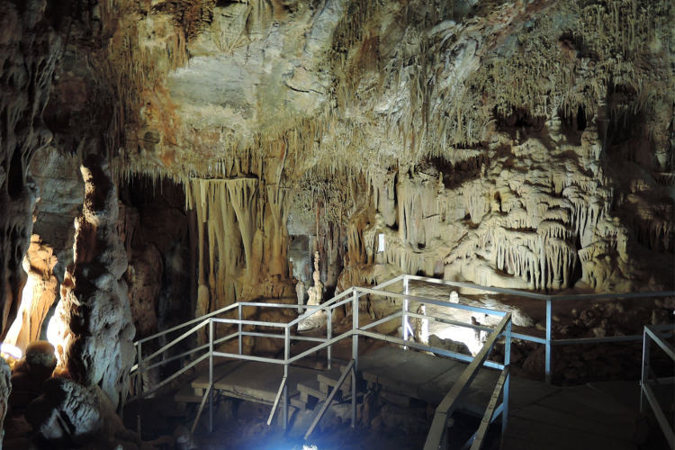 Tourist path inside Halkidiki's Petralona Cave. Image by Carlstaffanholmer / CC BY-SA 3.0
