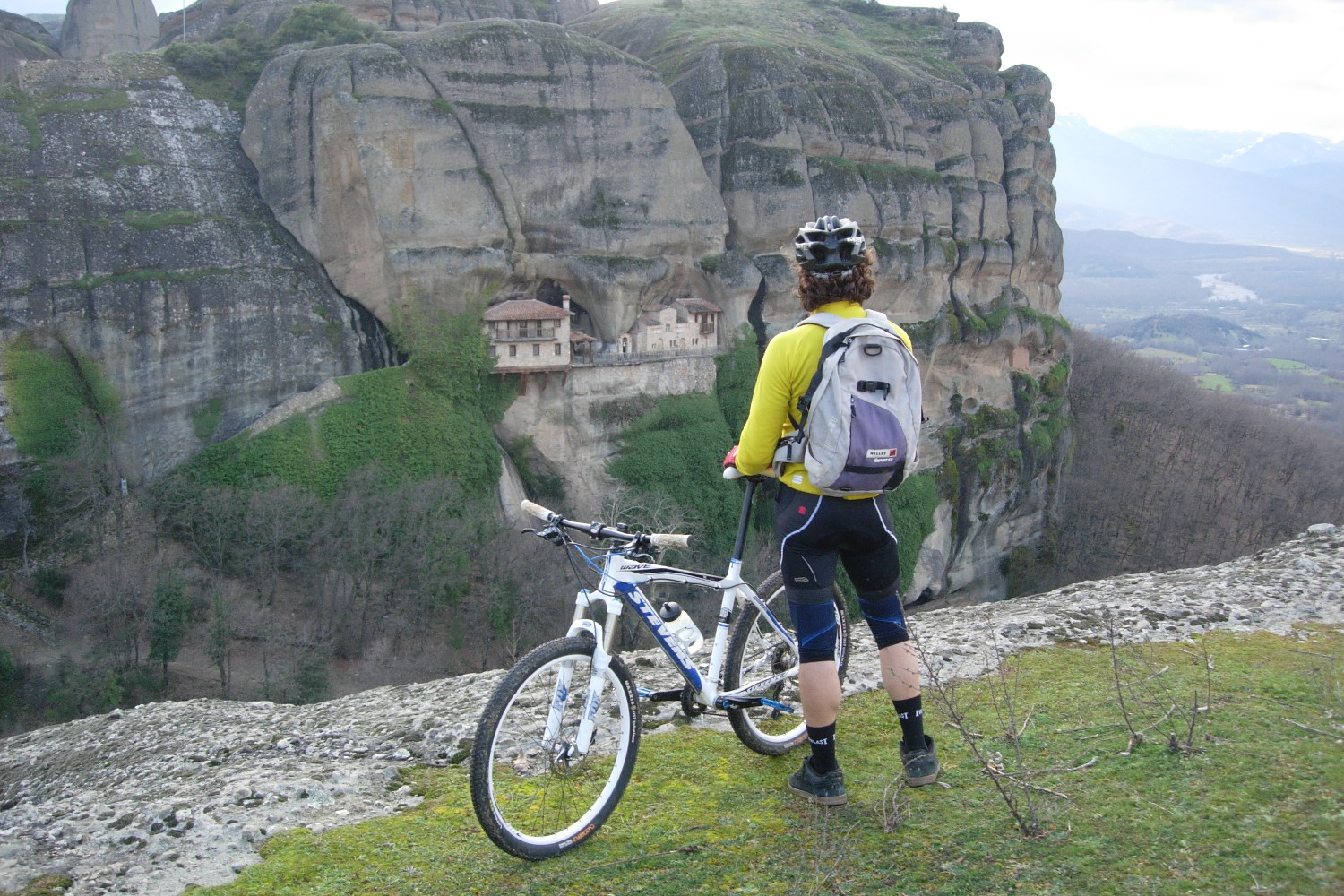 Mountain biking the Meteora’s steep hills © courtesy of Visit Meteora