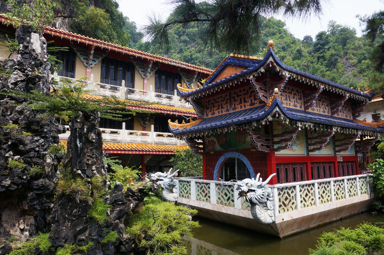 Garden outside Sam Poh Tong