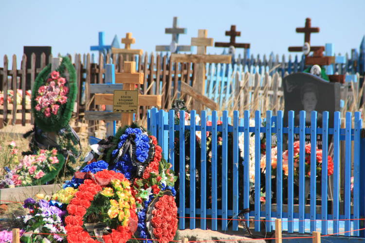 Graveyard in Teriberka. Image by Anna Kaminski / Lonely Planet