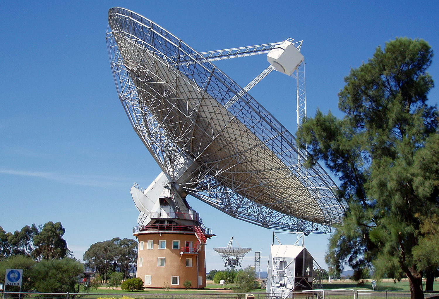 Crane your neck at a piece of space history at the CSIRO Parkes Radio Telescope in New South Wales. Image by Amanda Slater / CC BY-SA 2.0