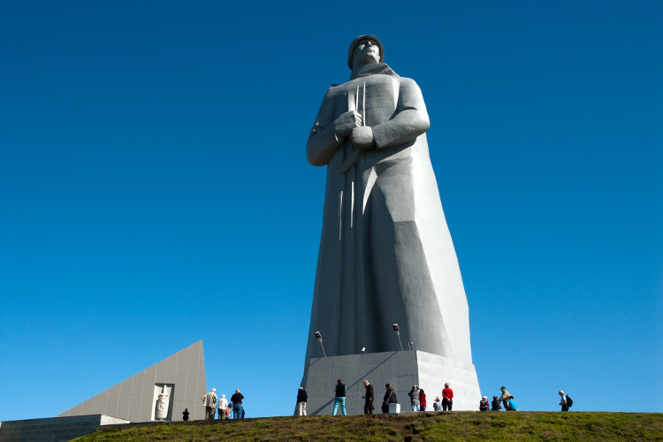 Alyosha memorial to WWII Arctic fighters, Murmansk. Image by Travel Ink / Getty Images