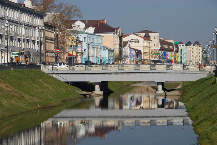 Bridge across Bulak (Bolaq) Canal divides Russian and Tartar parts of Kazan. Image by Martin Moos / Getty Images