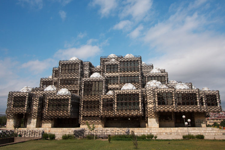 The brutalist architecture of the National Library of Kosovo. Image by Geri / CC BY-SA 2.0