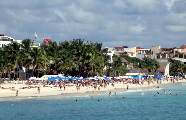 Beach in Playa del Carmen. Image by David Stanley / CC by 2.0