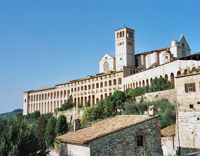 The Basilica of San Francesco in Assissi. Image by Jim Linwood / CC BY-2.0