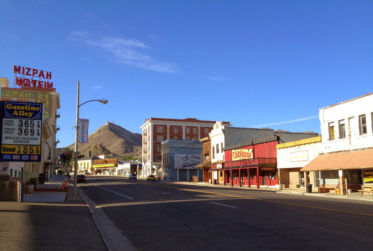 Streetscape in Tonopah, Nevada. Image by Tim Richards / Lonely Planet.