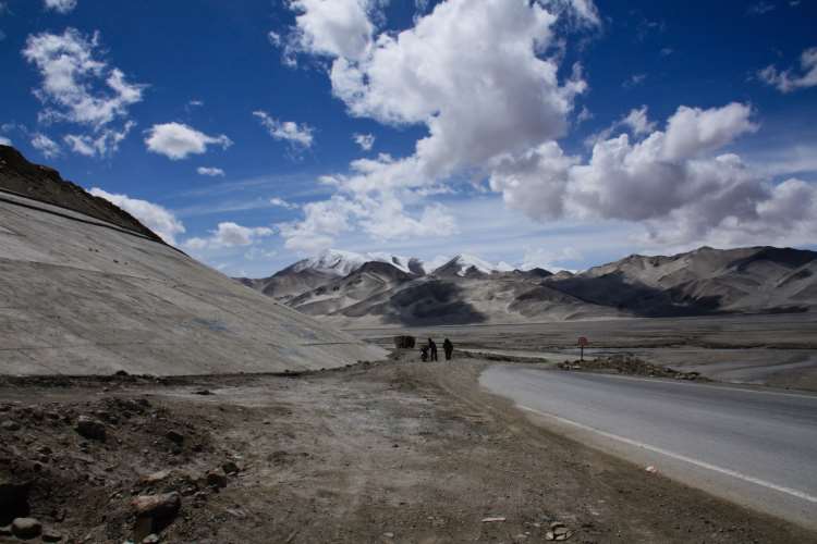 The remote reaches of the Karakoram Highway. Image by iamuday / CC BY 2.0