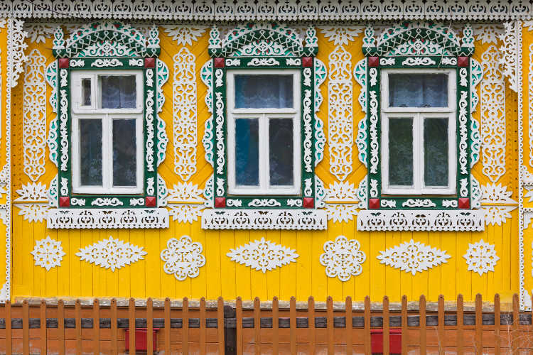 Traditional Russian wooden cottage in Plyos. Image by Walter Bibikow / AWL Images / Getty Images