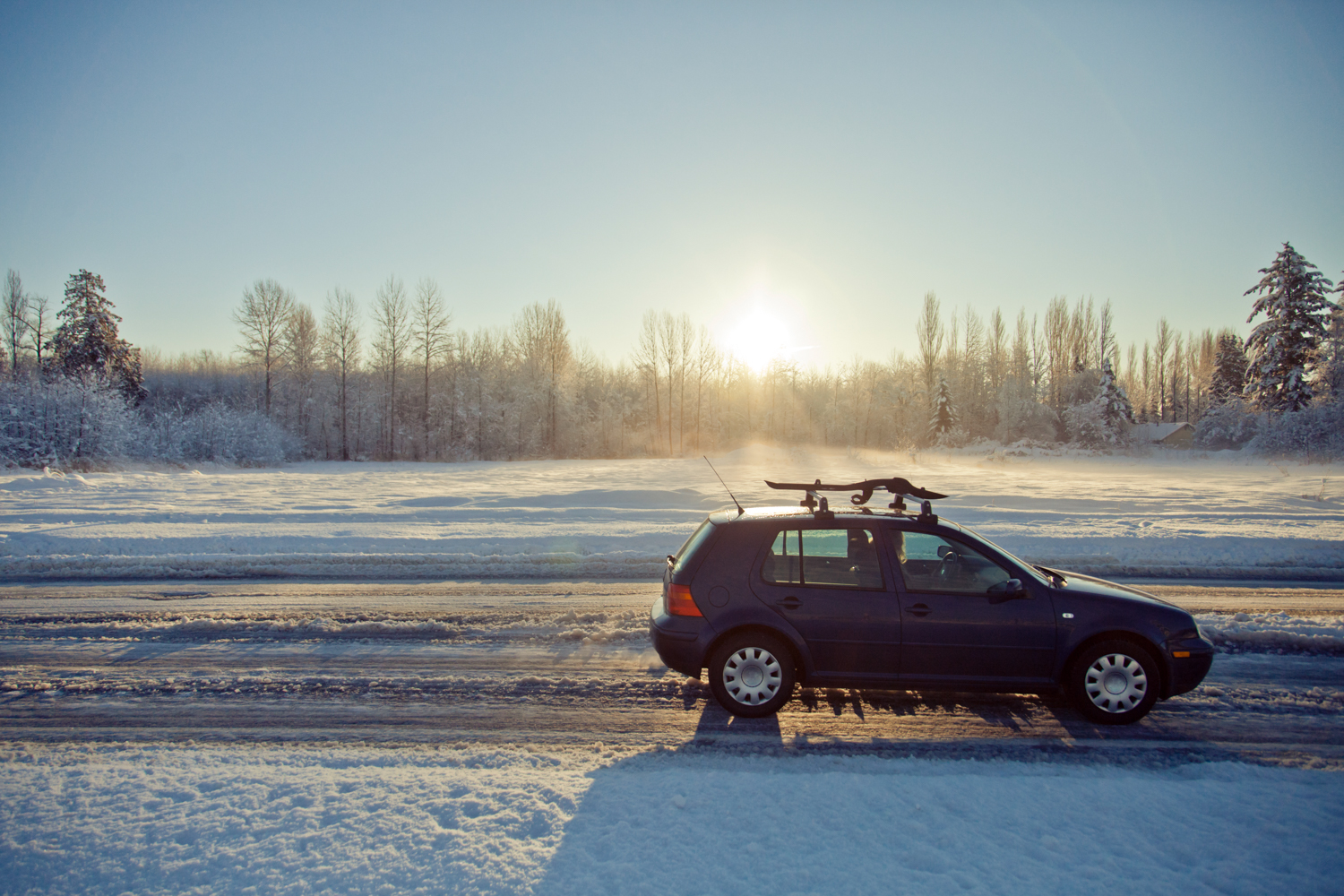 Driving through a winter road in British Columbia © Christopher Kimmel / Getty