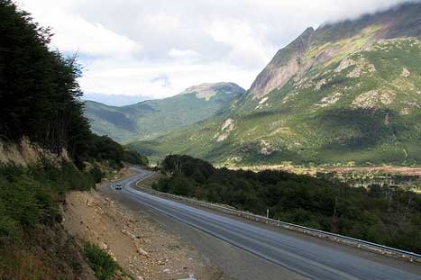 Roads of Ushuaia by lrargerich. CC BY 2.0