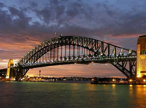 Sydney Harbour Bridge by Adam J.W.C. Image from Wikimedia Commons.