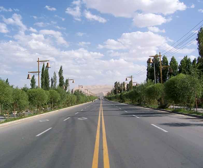 The great road. Image by Megan Eaves / Lonely Planet