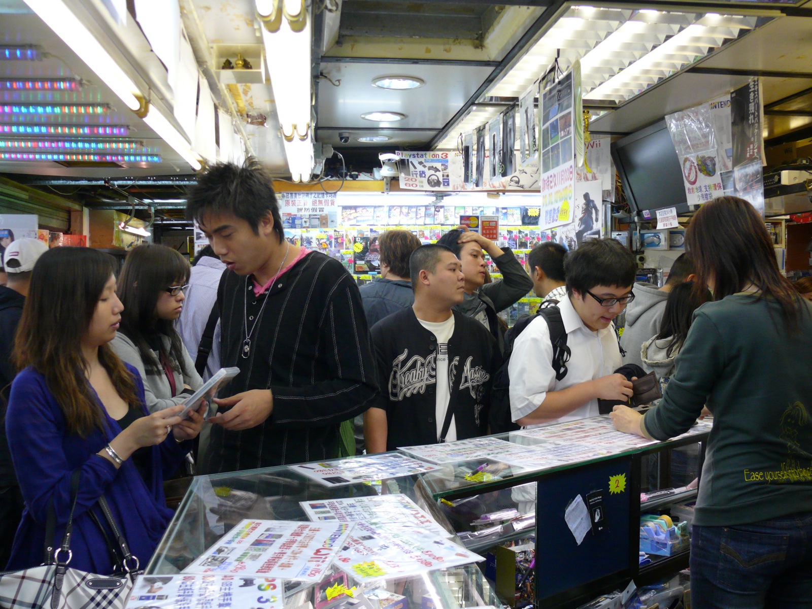 S.T. Shop in Mong Kok. Image by cloneofsnake / CC BY-SA 2.0