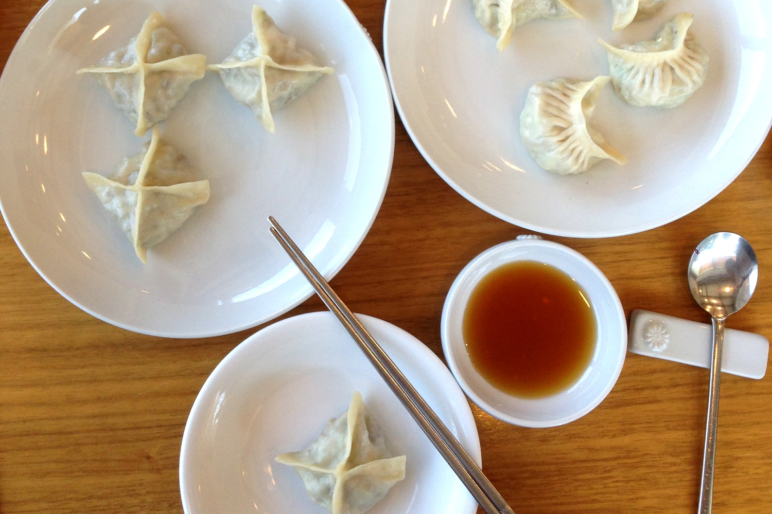 Don't forget lunch: dumplings at Jaha Sonmandoo. Image by Simon Richmond / Lonely Planet