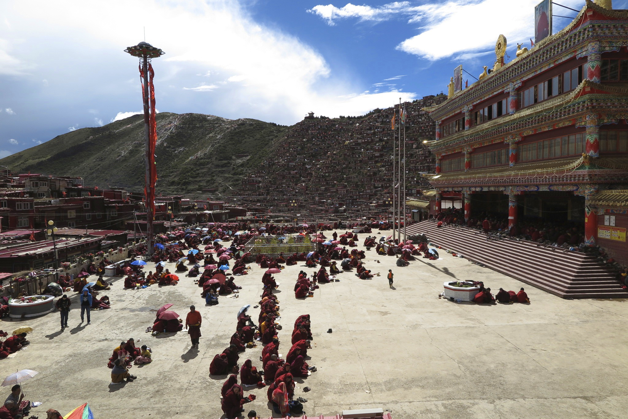 Seda Nunnery, Sichuan, China. Image by Tienlon Ho / Lonely Planet