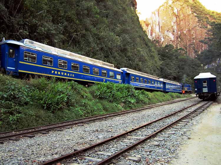 Train to Machu Picchu. Image by David Stanley / CC BY 2.0