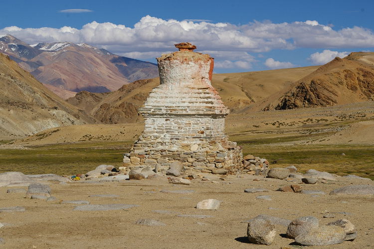 Time-worn chorten at Korzok, Ladakh. Image by Andreas' Photos / CC by-SA.