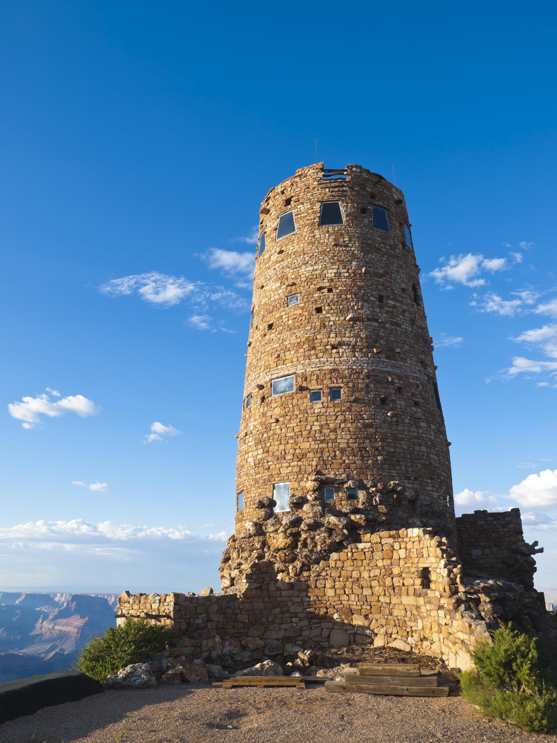 Desert View Watchtower near the East Entrance © Helena Lovincic / Getty Images / iStockphoto 