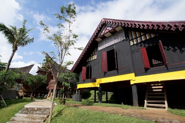 Colouful island home rebuilt in Bali