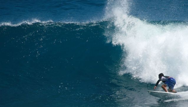 Surfing in Lombok 