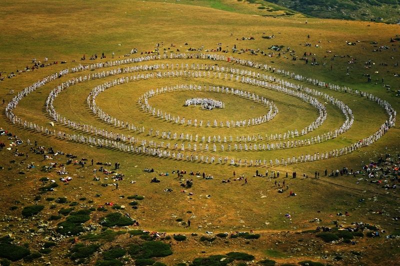 Ritual dance in concentric circles (image:D.Alexov)