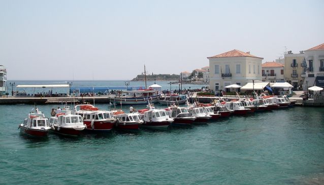 The sights of Hydra and Spetses at your footsteps