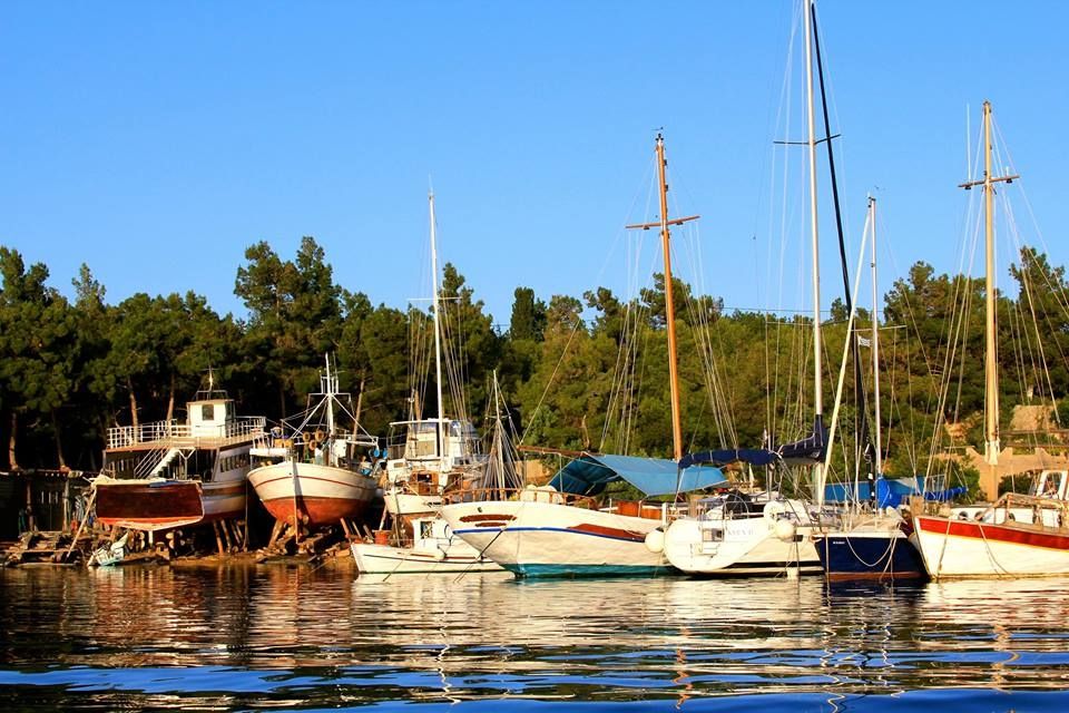 The sights of Hydra and Spetses at your footsteps