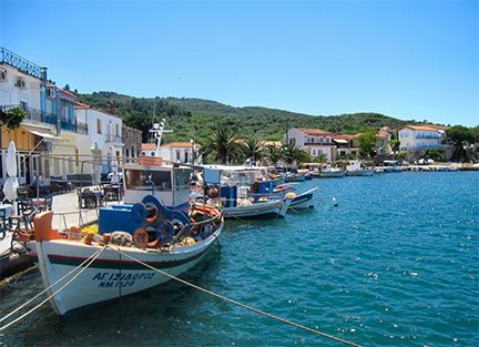 Boats in Lesbos (Credit: ronsaunders47, Flickr)