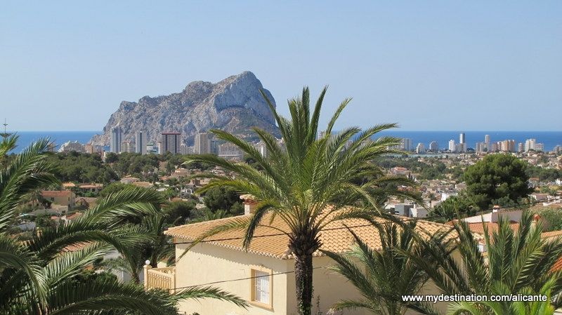 Sailing's a cool way to enjoy the Alicante coast