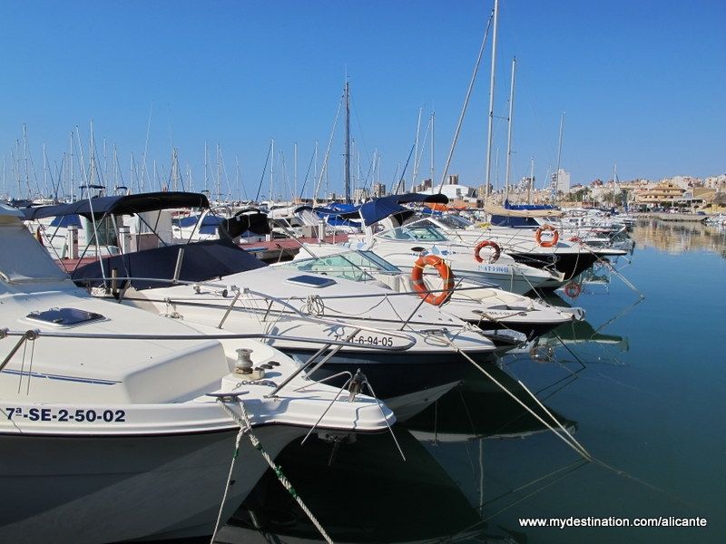 Sailing's a cool way to enjoy the Alicante coast