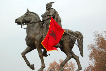 Skanderbeg Statue