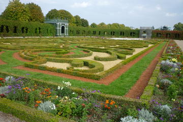 Schlosspark Schoenbrunn (Schonbrunn Palace Garden)