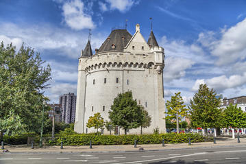 Porte de Hal Museum