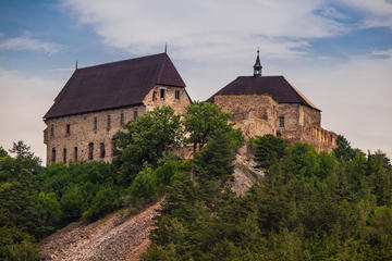 Tocnik Castle