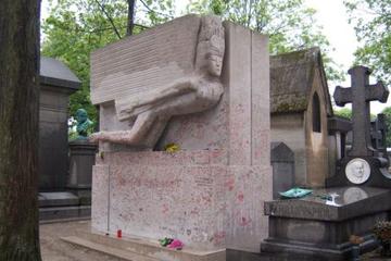 Père Lachaise Cemetery