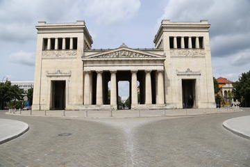 Königsplatz (King's Square)