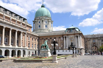 Buda Royal Palace (Kiralyi Palota)