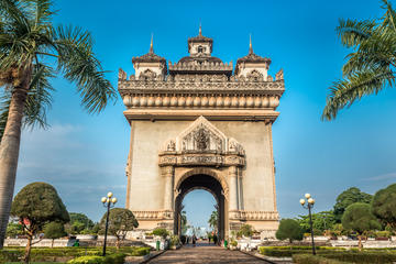 Patuxai (Victory Monument)